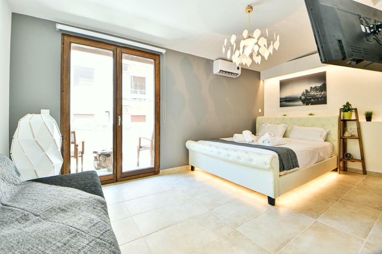 Flowers Of Athens, Boutique Aparthotel With 6-Apartments In Central Athen Exterior foto