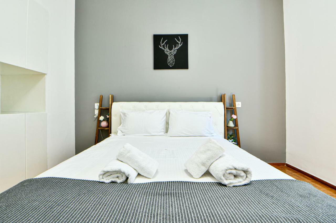 Flowers Of Athens, Boutique Aparthotel With 6-Apartments In Central Athen Exterior foto
