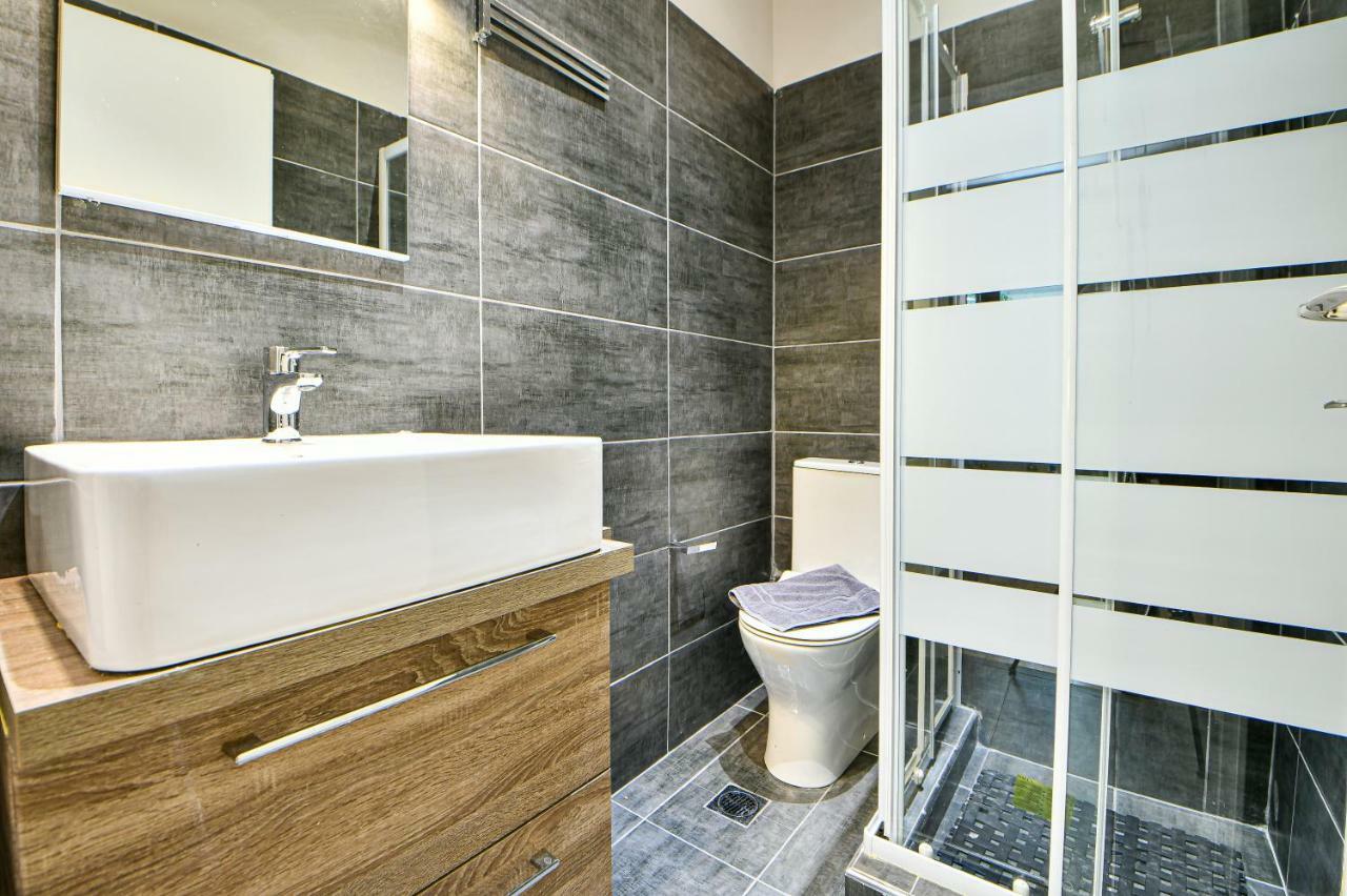 Flowers Of Athens, Boutique Aparthotel With 6-Apartments In Central Athen Exterior foto