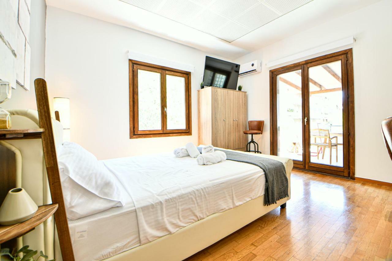 Flowers Of Athens, Boutique Aparthotel With 6-Apartments In Central Athen Exterior foto