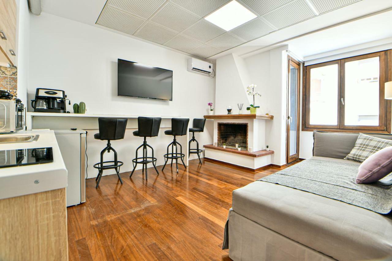 Flowers Of Athens, Boutique Aparthotel With 6-Apartments In Central Athen Exterior foto