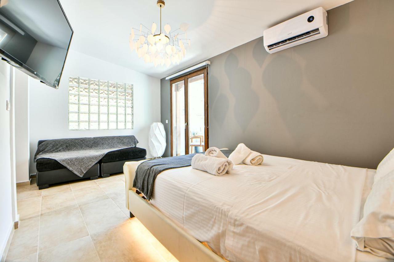 Flowers Of Athens, Boutique Aparthotel With 6-Apartments In Central Athen Exterior foto