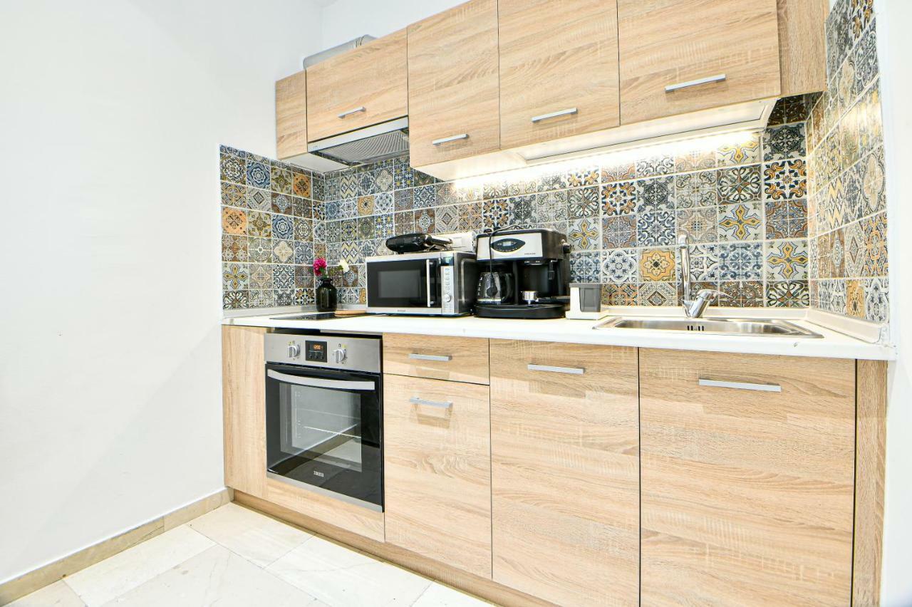 Flowers Of Athens, Boutique Aparthotel With 6-Apartments In Central Athen Exterior foto