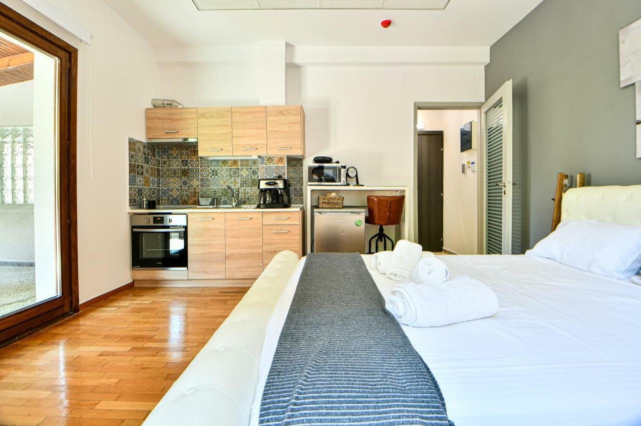 Flowers Of Athens, Boutique Aparthotel With 6-Apartments In Central Athen Exterior foto